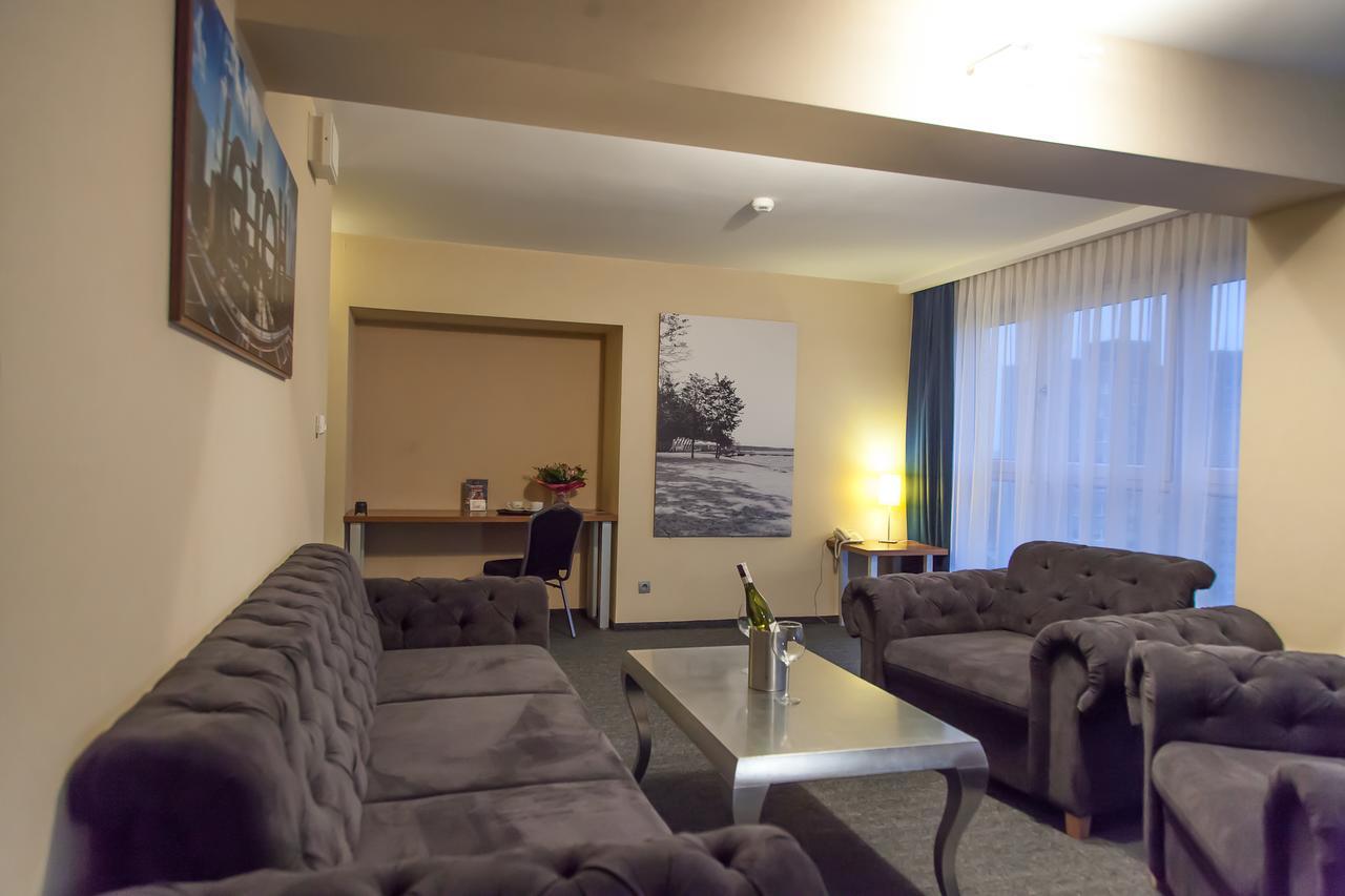 Hotel ティヒ エクステリア 写真