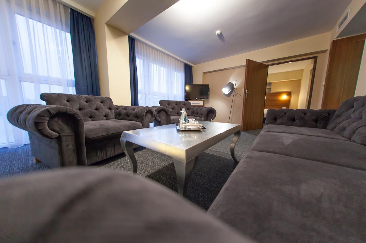 Hotel ティヒ エクステリア 写真